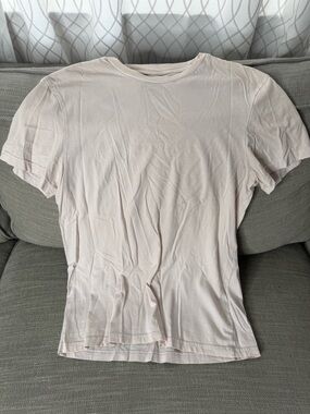 H&M Women's Short Sleeve Crewneck Tee in Pale Pink